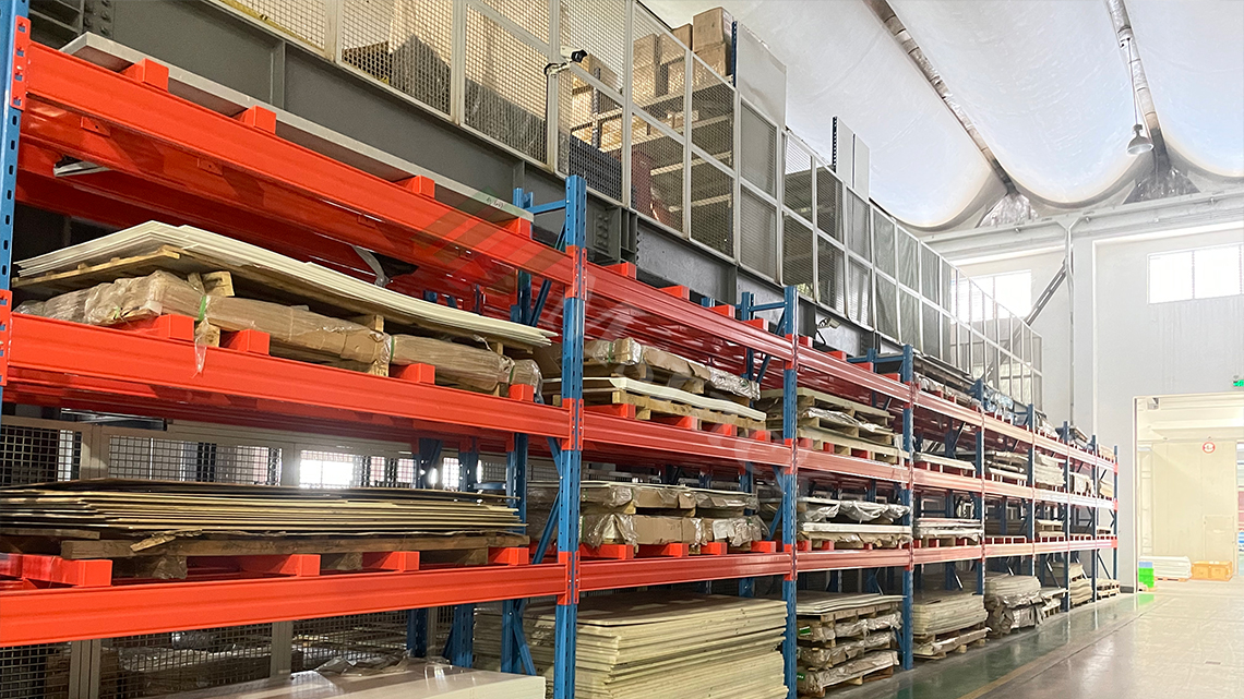 Heavy pallet rack