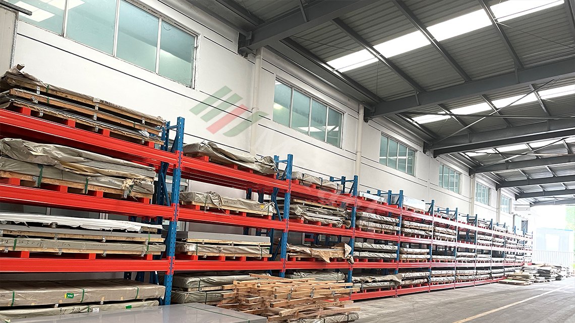 Heavy pallet rack